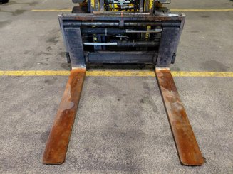 Chariot élévateur frontal 4 roues Caterpillar DP55N