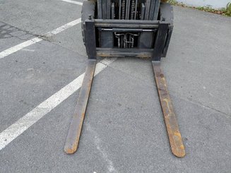 Chariot élévateur frontal 4 roues Caterpillar GP25N