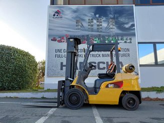 Chariot élévateur frontal 4 roues Caterpillar GP30NTD