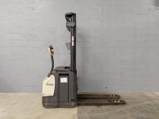 Gerbeur accompagnant Crown ESI4000-12 - 3