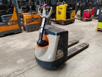 Transpalette accompagnant Crown WP3020-2.0
