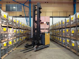 Chariot à mât rétractable Hyster HYR2.0
