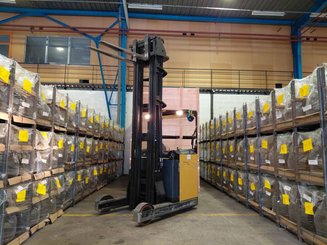 Chariot à mât rétractable Hyster HYR2.0