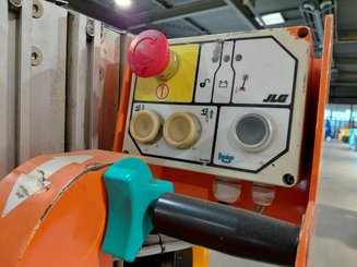 Nacelle à mât vertical JLG TOUCANDUO