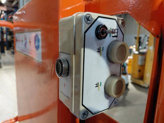 Nacelle à mât vertical JLG TOUCANDUO