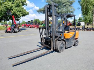 Chariot élévateur frontal 4 roues Doosan D30GP - 1