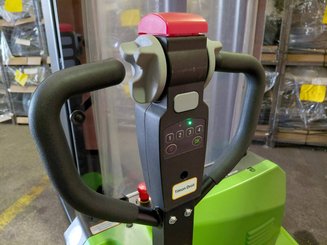 Gerbeur accompagnant Hangcha CDD15-A2MC2-ISZ