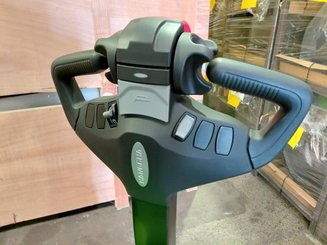 Gerbeur accompagnant Hangcha CDD16-XT1-SIL