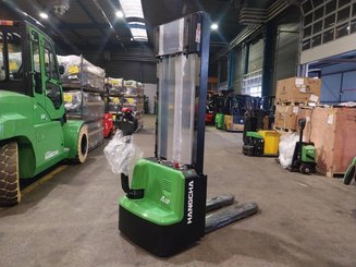 Gerbeur accompagnant Hangcha CDD12-AMC2-Li