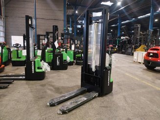 Gerbeur accompagnant Hangcha CDD12-AMC2-Li