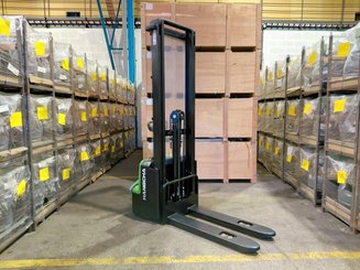 Gerbeur accompagnant Hangcha CDD12-AMC2-Li