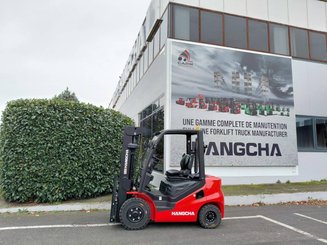 Chariot élévateur frontal 4 roues Hangcha XF25D-2 (CPCD25-X2H7F1)