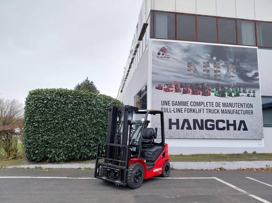 Chariot élévateur frontal 4 roues Hangcha XF25D-2 (CPCD25-X2H7F1) - 1