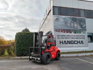 Chariot élévateur tout terrain Hangcha TT30-4 (CPCD30-XW98C-RT4)