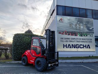 Chariot élévateur tout terrain Hangcha TT30-4 (CPCD30-XW98C-RT4)