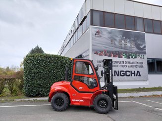Chariot élévateur tout terrain Hangcha TT25-4 (CPCD25-XW98C-RT4)