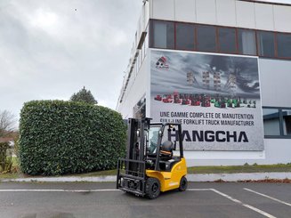 Chariot élévateur frontal 4 roues Hangcha XE15i (CPD15-XEY2HA-SI)