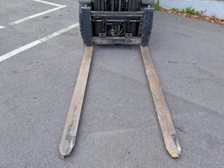 Chariot élévateur frontal 4 roues Hyster H3.00FT