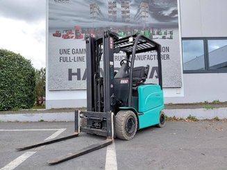 Chariot élévateur frontal 4 roues Hyster J2.50XM