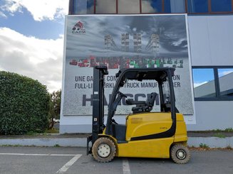 Chariot élévateur frontal 4 roues Yale ERP25VL