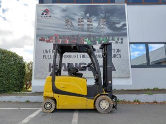 Chariot élévateur frontal 4 roues Yale ERP25VL
