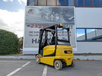 Chariot élévateur frontal 4 roues Yale ERP25VL