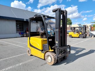 Chariot élévateur frontal 4 roues Yale ERP25VL
