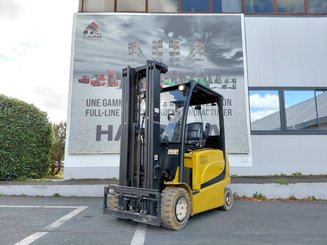 Chariot élévateur frontal 4 roues Yale ERP25VL