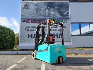 Chariot élévateur frontal 3 roues Yale ERP18VTL