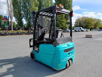 Chariot élévateur frontal 3 roues Hyster J160XNT