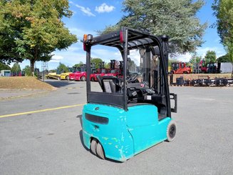 Chariot élévateur frontal 3 roues Hyster J160XNT