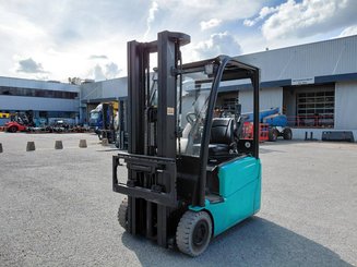 Chariot élévateur frontal 3 roues Hyster J160XNT