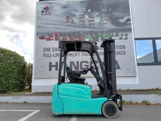 Chariot élévateur frontal 3 roues Hyster J160XNT