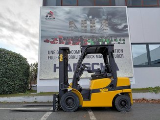 Chariot élévateur frontal 4 roues Yale GDP25VX