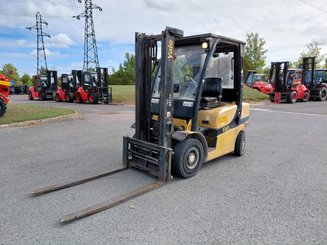 Chariot élévateur frontal 4 roues Yale GDP25VX