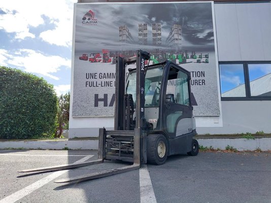 Chariot élévateur frontal 4 roues Yale ERP30VL - 1