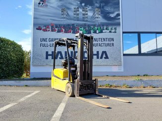 Chariot élévateur frontal 3 roues Yale ERP18VTL