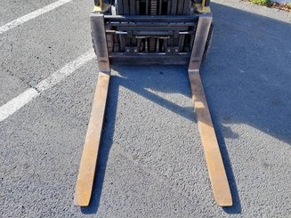 Chariot élévateur frontal 3 roues Yale ERP18VTL
