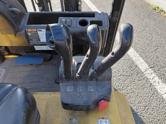 Chariot élévateur frontal 3 roues Yale ERP18VTL