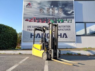 Chariot élévateur frontal 3 roues Yale ERP18VTL