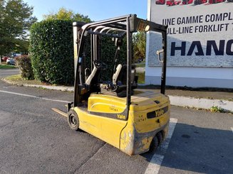 Chariot élévateur frontal 3 roues Yale ERP18VTL