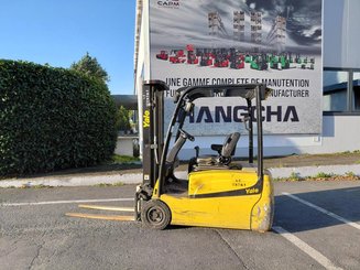 Chariot élévateur frontal 3 roues Yale ERP18VTL