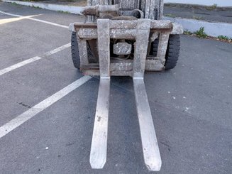 Chariot élévateur frontal 4 roues Yale GDP35VX