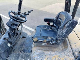 Chariot élévateur frontal 4 roues Yale GDP35VX