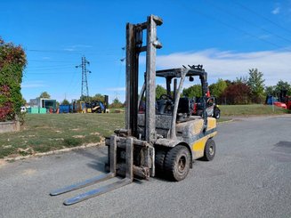 Chariot élévateur frontal 4 roues Yale GDP35VX