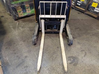 Chariot à mât rétractable Yale MR10E - 7