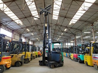 Chariot à mât rétractable multidirectionnel Mitsubishi RBM25N2