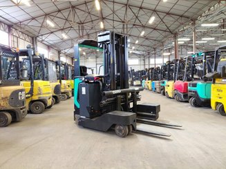 Chariot à mât rétractable multidirectionnel Mitsubishi RBM25N2