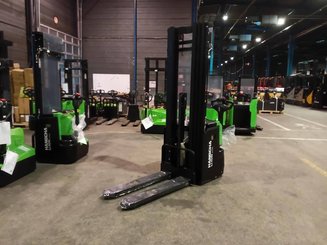 Gerbeur accompagnant Hangcha CDD20 XT1-SI