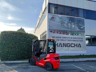 Chariot élévateur frontal 4 roues Hangcha XF25D-2 (CPCD25-X2H7F1)